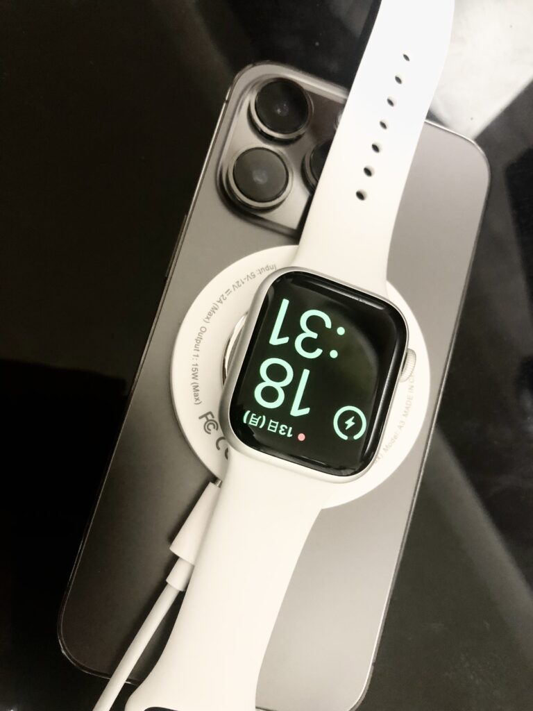 RORRY 3IN1ワイヤレス充電器とApple Watch